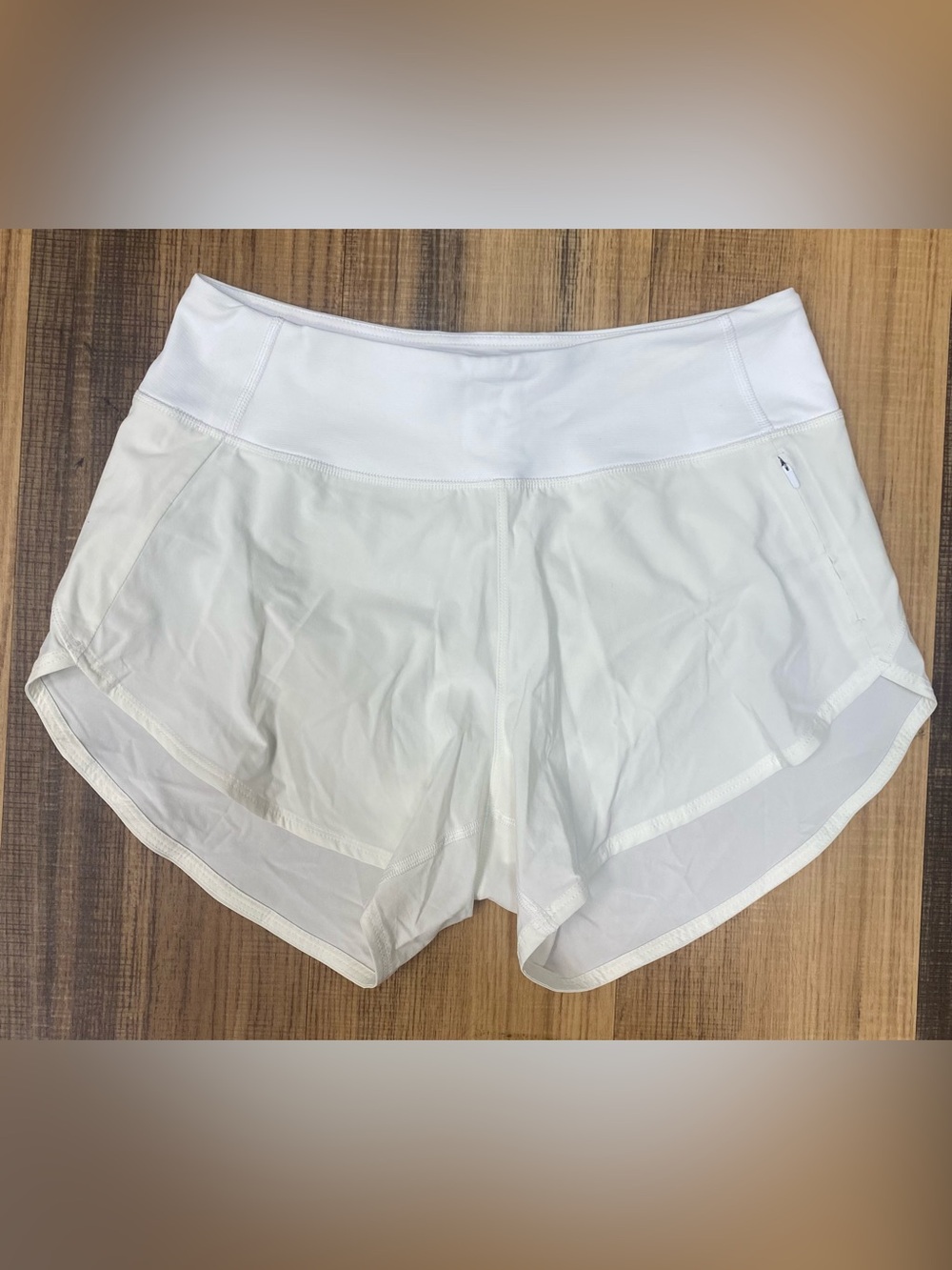 Outdoor Voices Women’s Hudson 2.5” Athletic Shorts In White Brief Liner Medium
